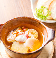 海老、ホタテ、タコのガーリックオイル煮 850円